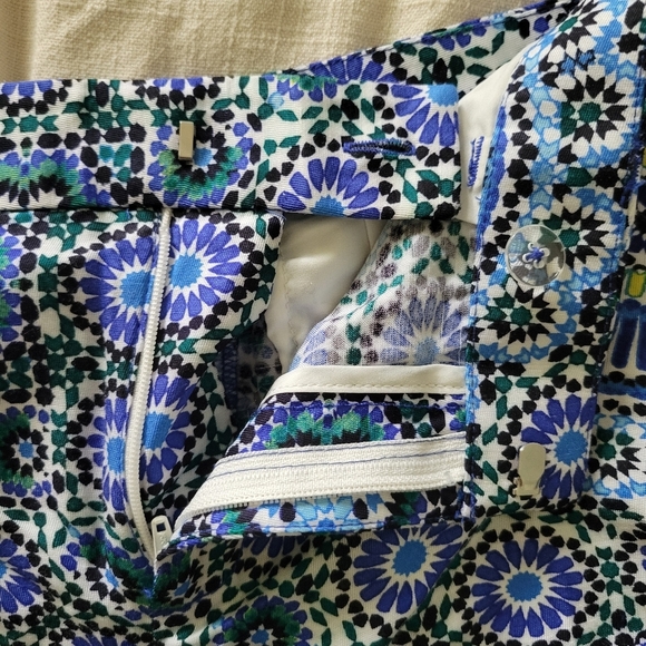 Banana Republic Womens Linen Blend Mid Rise Chino Shorts Size 2 Blue Geometric - Picture 5 of 8